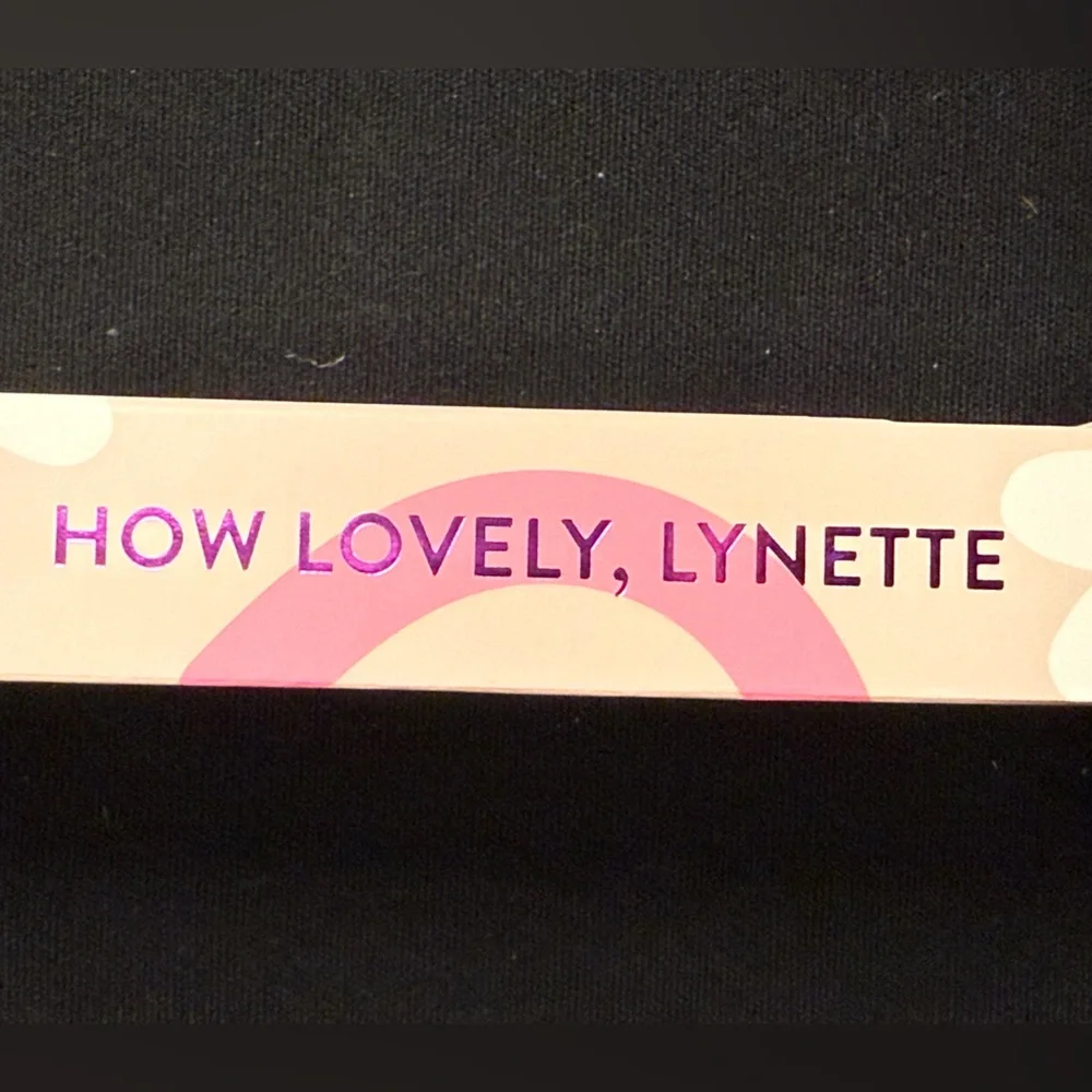 How Lovely, Lynette Red Aspen Nail Dashes - Press-On Nails - Picture 3 of 3